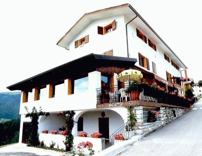 Albergo Al Pino 에네고